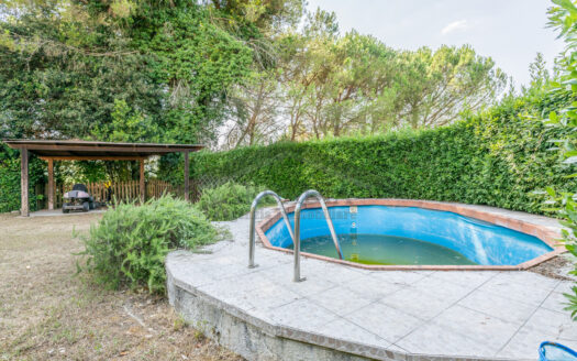 VILLA SINGOLA in Vendita a CRESPINA