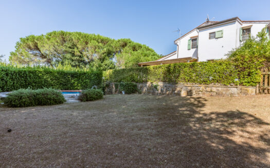 VILLA SINGOLA in Vendita a CRESPINA