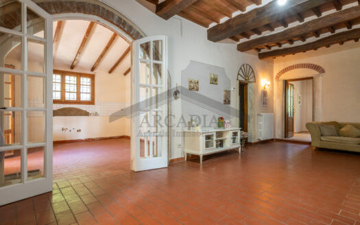 VILLA SINGOLA in Vendita a CRESPINA