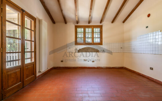 VILLA SINGOLA in Vendita a CRESPINA