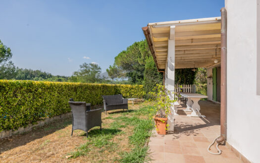 VILLA SINGOLA in Vendita a CRESPINA