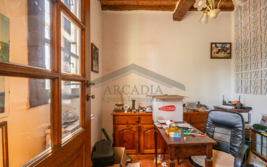 VILLA SINGOLA in Vendita a CRESPINA