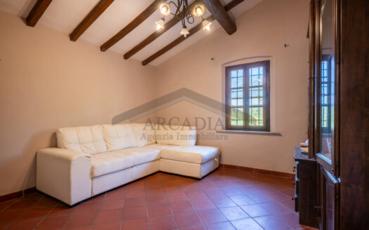 VILLA SINGOLA in Vendita a CRESPINA