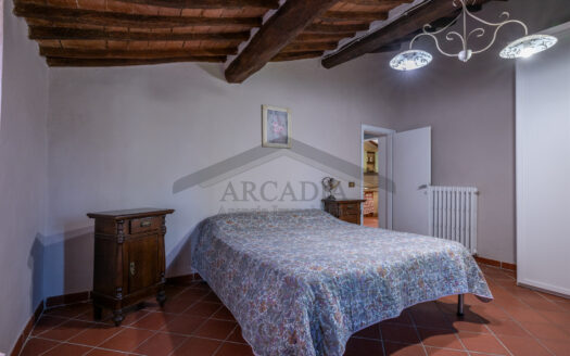 VILLA SINGOLA in Vendita a CRESPINA