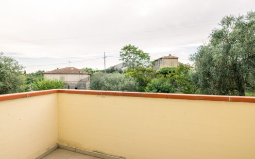 VILLETTA INDIPENDENTE in Vendita a LARI