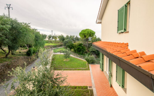 VILLETTA INDIPENDENTE in Vendita a LARI