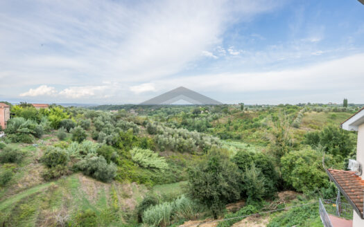 VILLETTA INDIPENDENTE in Vendita a LARI