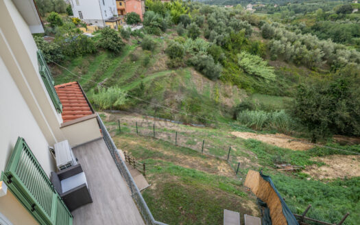 VILLETTA INDIPENDENTE in Vendita a LARI
