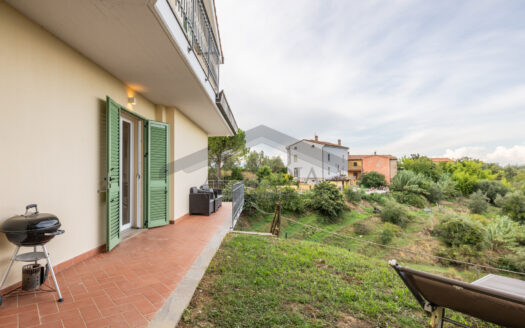 VILLETTA INDIPENDENTE in Vendita a LARI