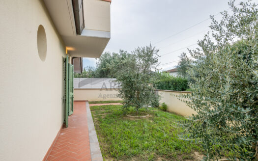 VILLETTA INDIPENDENTE in Vendita a LARI