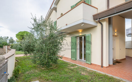 VILLETTA INDIPENDENTE in Vendita a LARI